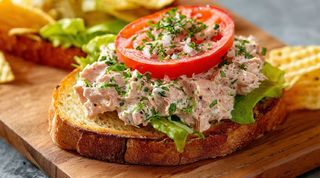 Tostada Con Atún (Entera)