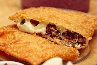 Empanada De Carne Con Queso (1 Ud.)
