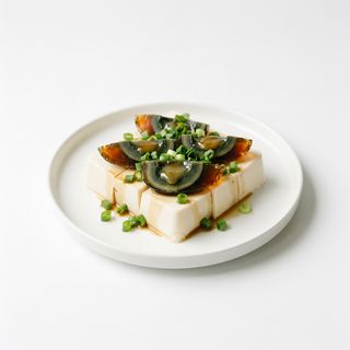 Tofu ed uovo centenario