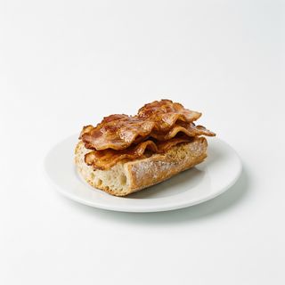 Bacon, Montado