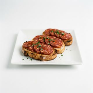 Tosta de chorizo picante