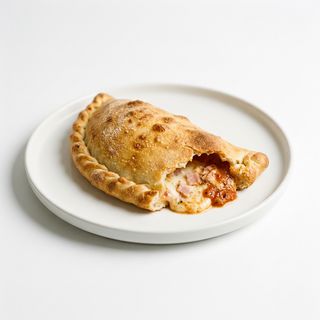 Panzerotto al forno con mozzarella, besciamella