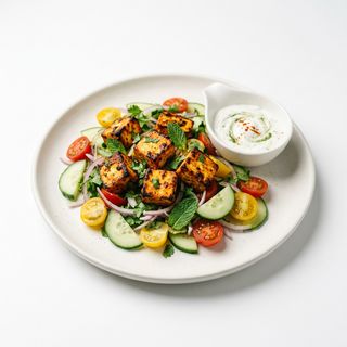 Sałatka z serem Paneer Tikka