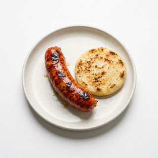 Chorizo con Arepa