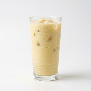 Zumo De Plátano Y Leche (16 Oz.)