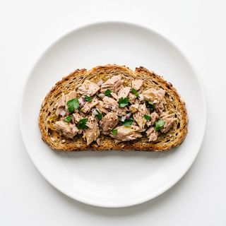 Tostada Con Atún (Media)