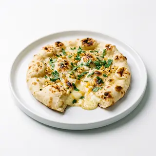 Naan Con Ajo Y Queso