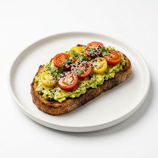 Tostada de aguacate y cherry