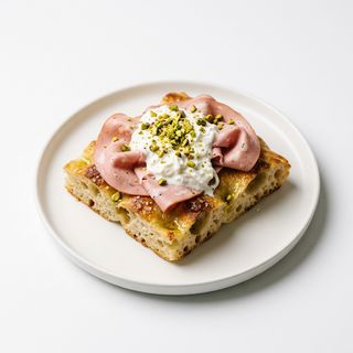 Mortadella stracciatella e pistacchio