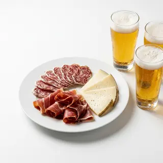 Tapes De Fuet Jamón Serrano Y Queso Manchego Más 3 Quintos