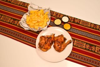 Medio Pollo Asado Con Patatas