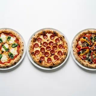 3 pizzas medianas a elegir (28 cm.)