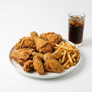 Menú 8 pz de pollo, 8 pz de alitas fritas