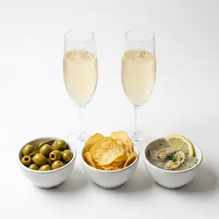 Olivas Patatas Chips Berberechos Más 2 Copas De Vino / Cava