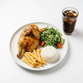 Medio Pollo Con Ensalada + Patatas + Arroz + Bebida
