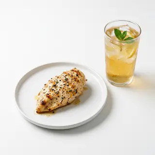 Pechuga De Pollo Y Bebida