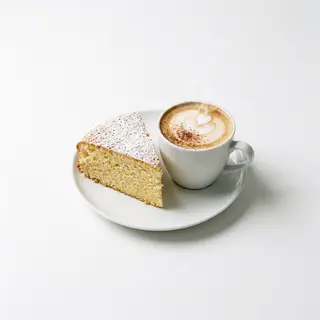 Torta e bevanda calda a scelta