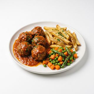 Albóndigas Con Patatas Y Menestra