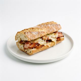 Bocadillo De Panceta Y Queso
