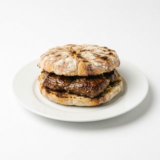 Prego em Bolo do Caco