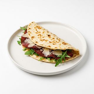 Bresaola, grana a scaglie, rucola