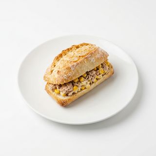 Pulguita De Atún Con Millo Y Mayonesa