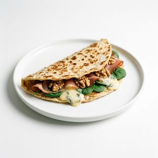 Speck, gorgonzola, spinaci, noci