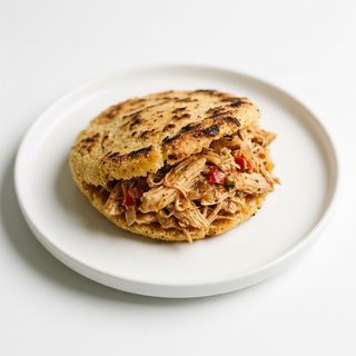 Arepa Pollo Mechado