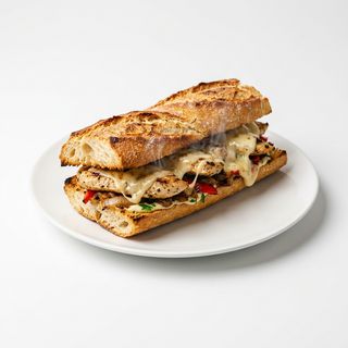 Bocadillo Caliente De Pollo