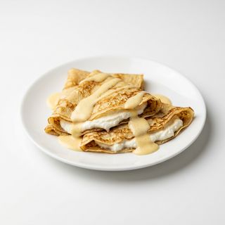 Creps Rellenos De Queso Fresco Con Salsa De Vainilla
