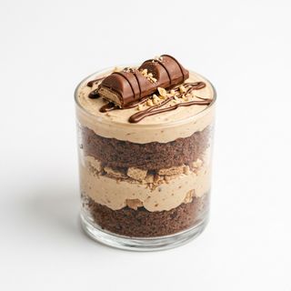 Bolo no Pote de Kinder Bueno