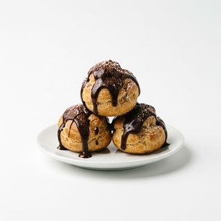Profiteroles de chocolate