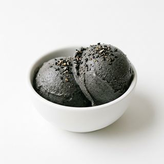 410. Gelato sesamo nero