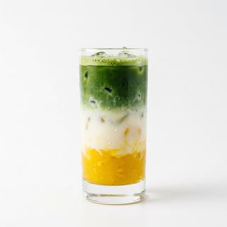 Matcha De Mango Helado