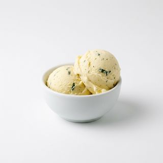 Helado De Limon Y Albhaca Tarrina