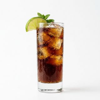 Havana Club 7 + 4 Coca-Cola