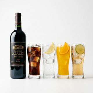 Magic Wine Pack · Botella + 4 Refrescos