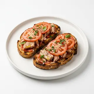 Atun y tomate