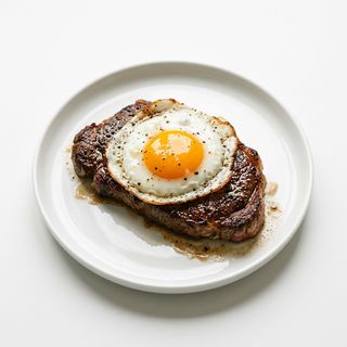 Bistec De Ternera Con Huevo