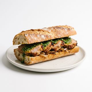 Bocadillo De Adobado Mojo Verde