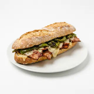 Bocadillo De Bacon Con Pimiento Y Queso