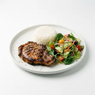 Carne De Cerdo A La Plancha Con Arroz Y Ensalada
