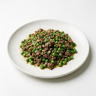 Carne picada con guisantes