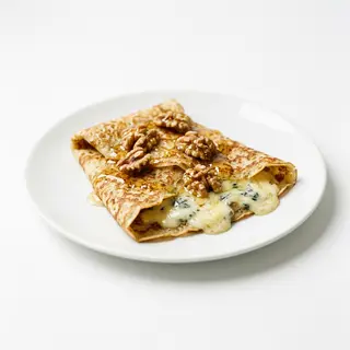 Crep con queso roquefort, nueces y miel