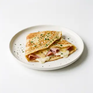 Crepe De Queso, Jamón York Y Bechamel