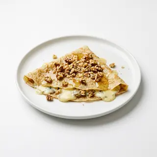 Creps con queso roquefort con nueces y miel