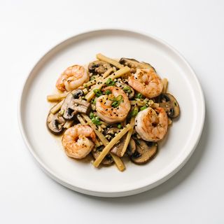 Gambas Con Setas Y Bambú