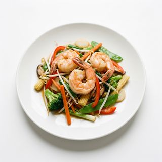Langostinos con Chop-Suey