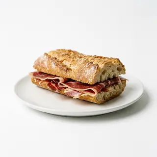 Medio Bocadillo Jamón Del País