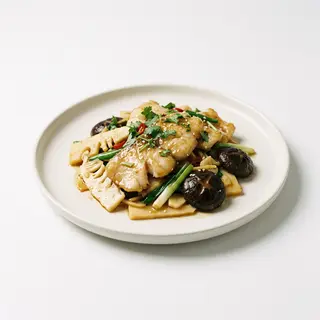 Pescado Con Bambú Y Setas Chinas